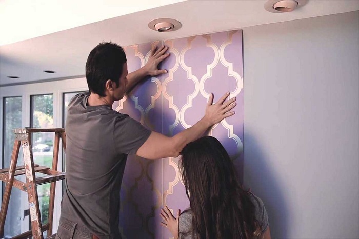 آموزش نصب کاغذ دیواری روی رنگ روغنی